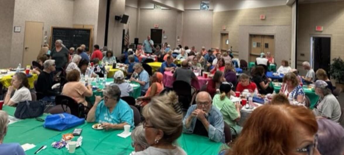 2023 Seniors Picnic Group Photo